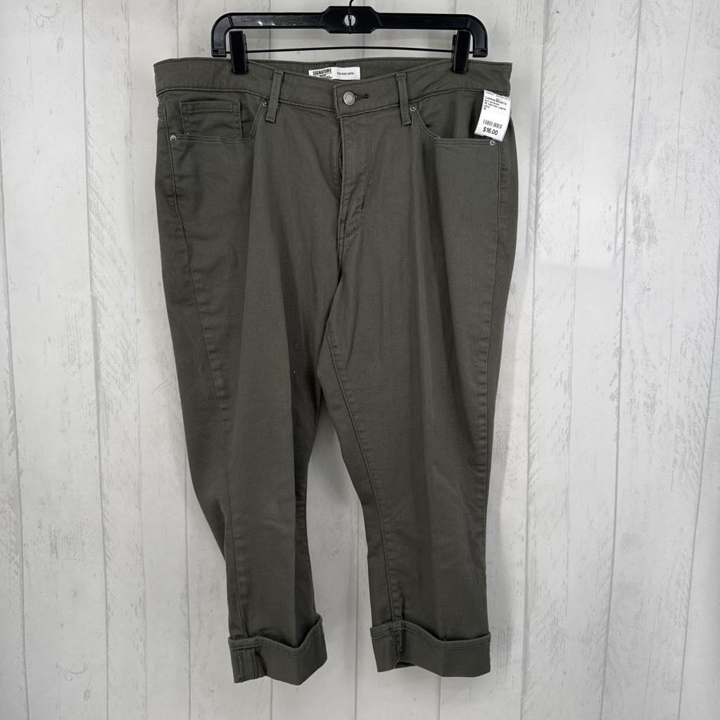 16 mid-rise capris