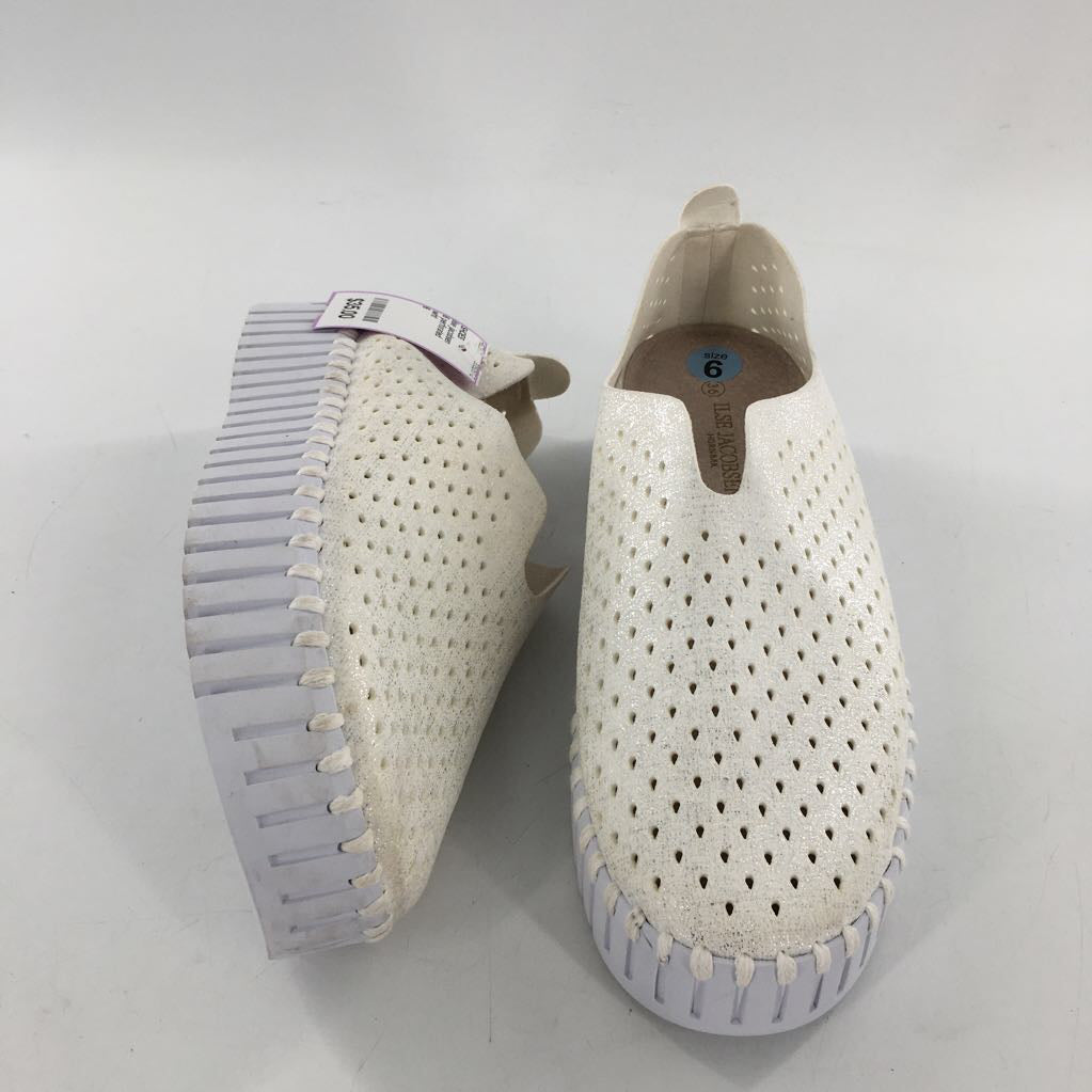 6 perforated leather slip-ons