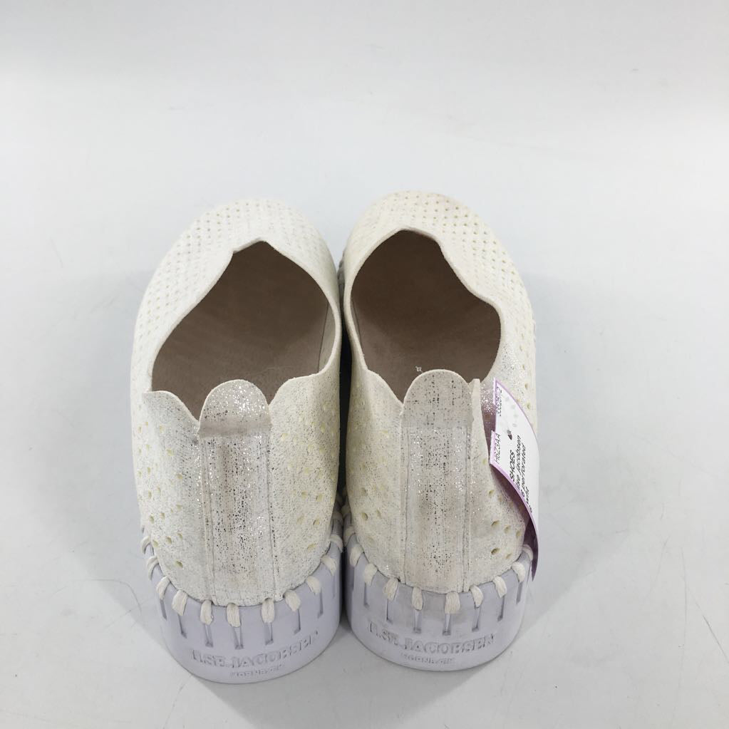 6 perforated leather slip-ons