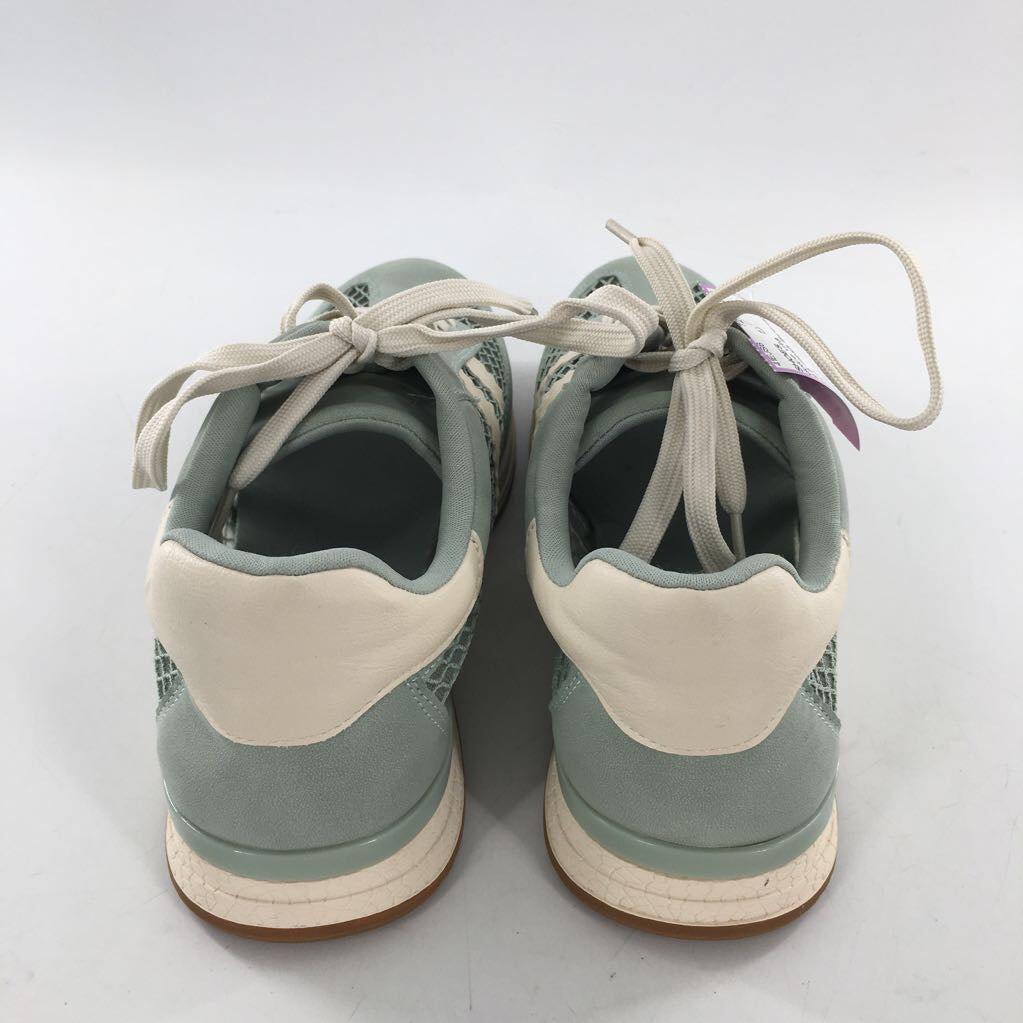 9.5 mesh lace-up sneaker