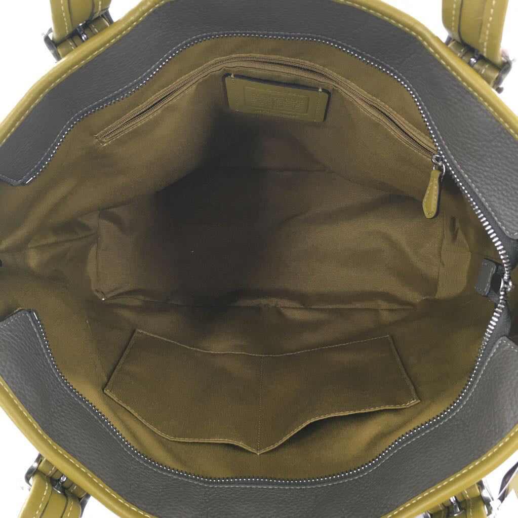 buckle strap top zip tote