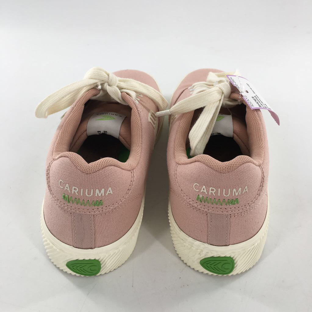 9 canvas lace-up sneaker