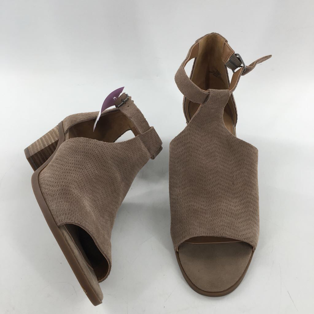 9.5 suede ankle bootie