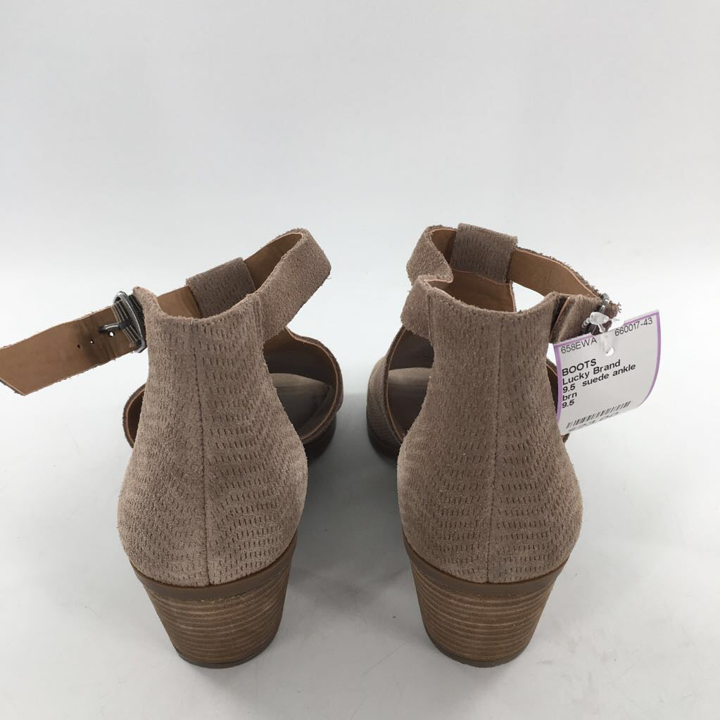 9.5 suede ankle bootie