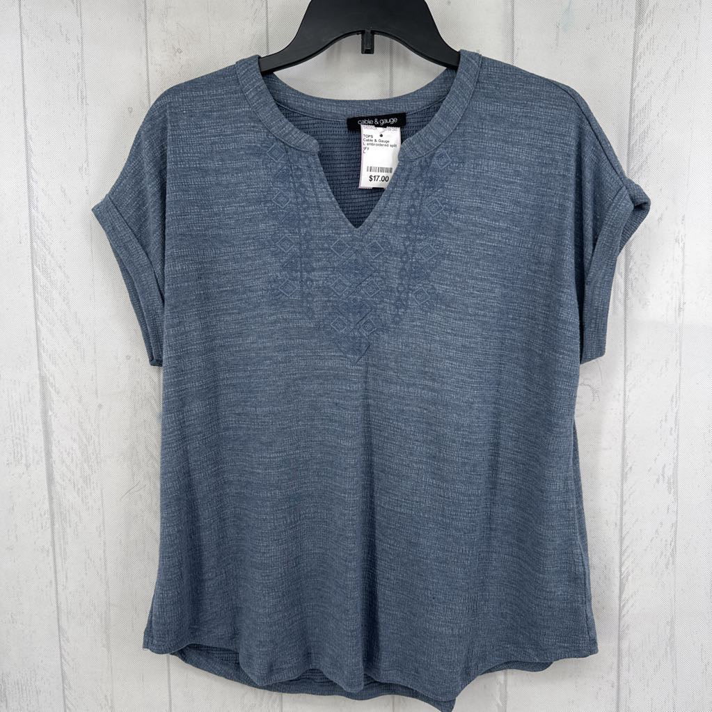L embroidered split neck s/s top