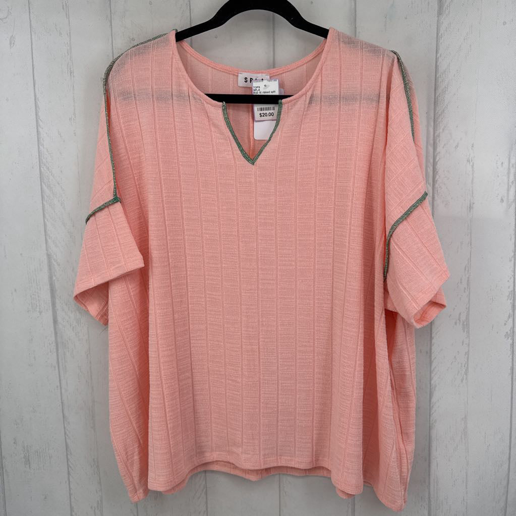 R33 1X ribbed split neck s/s top