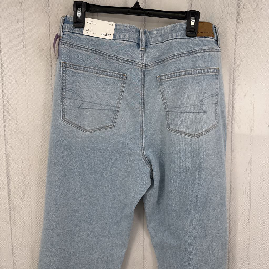 R50 14 curvy mom fit jeans