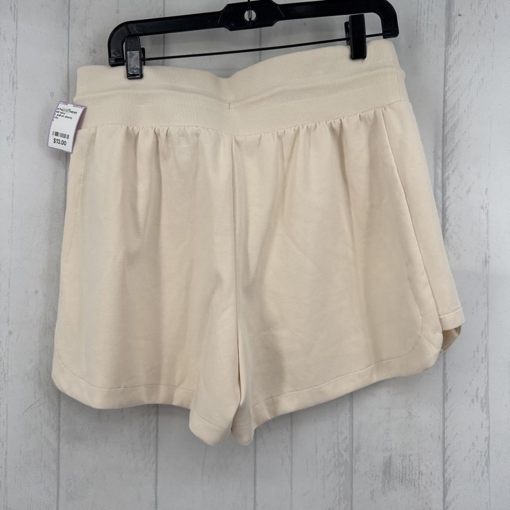 L pull-on shorts