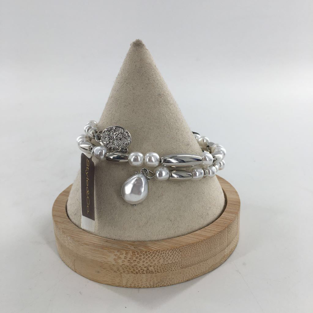 R40 beaded coil bracelet