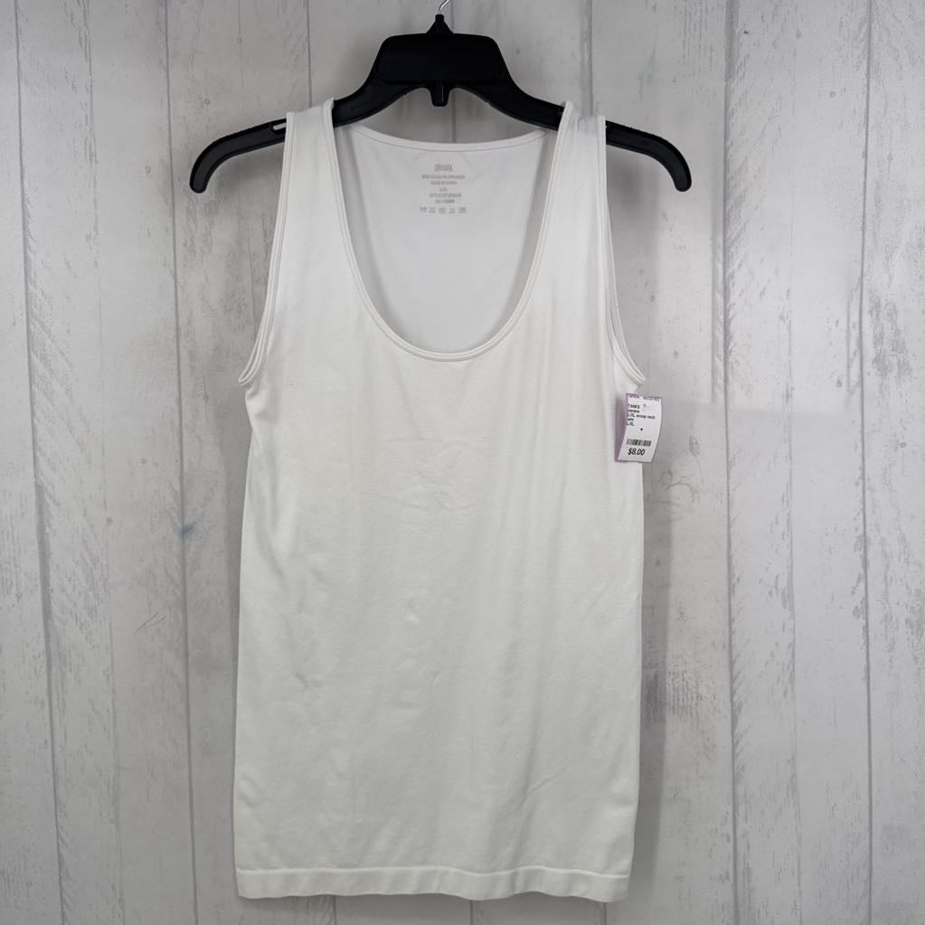 L/XL scoop neck tank