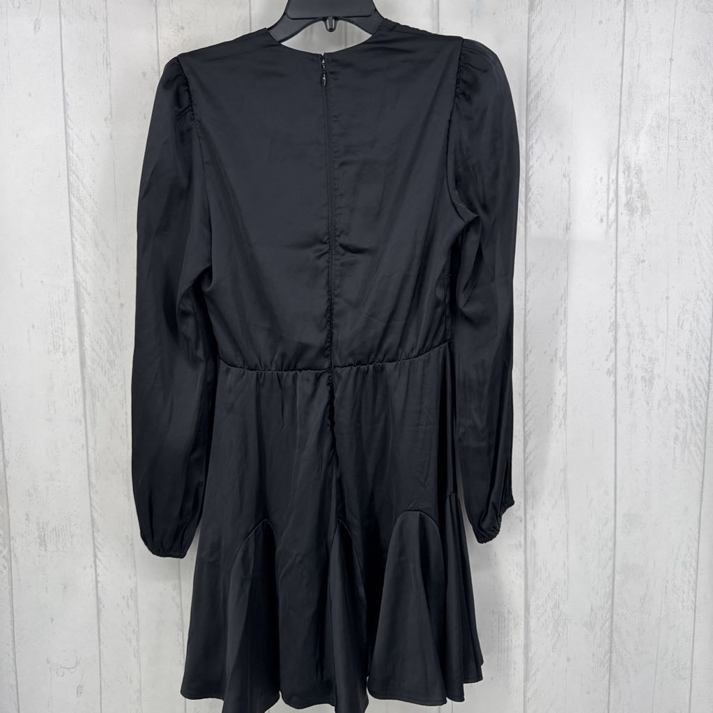 M satin v-neck l/s dress
