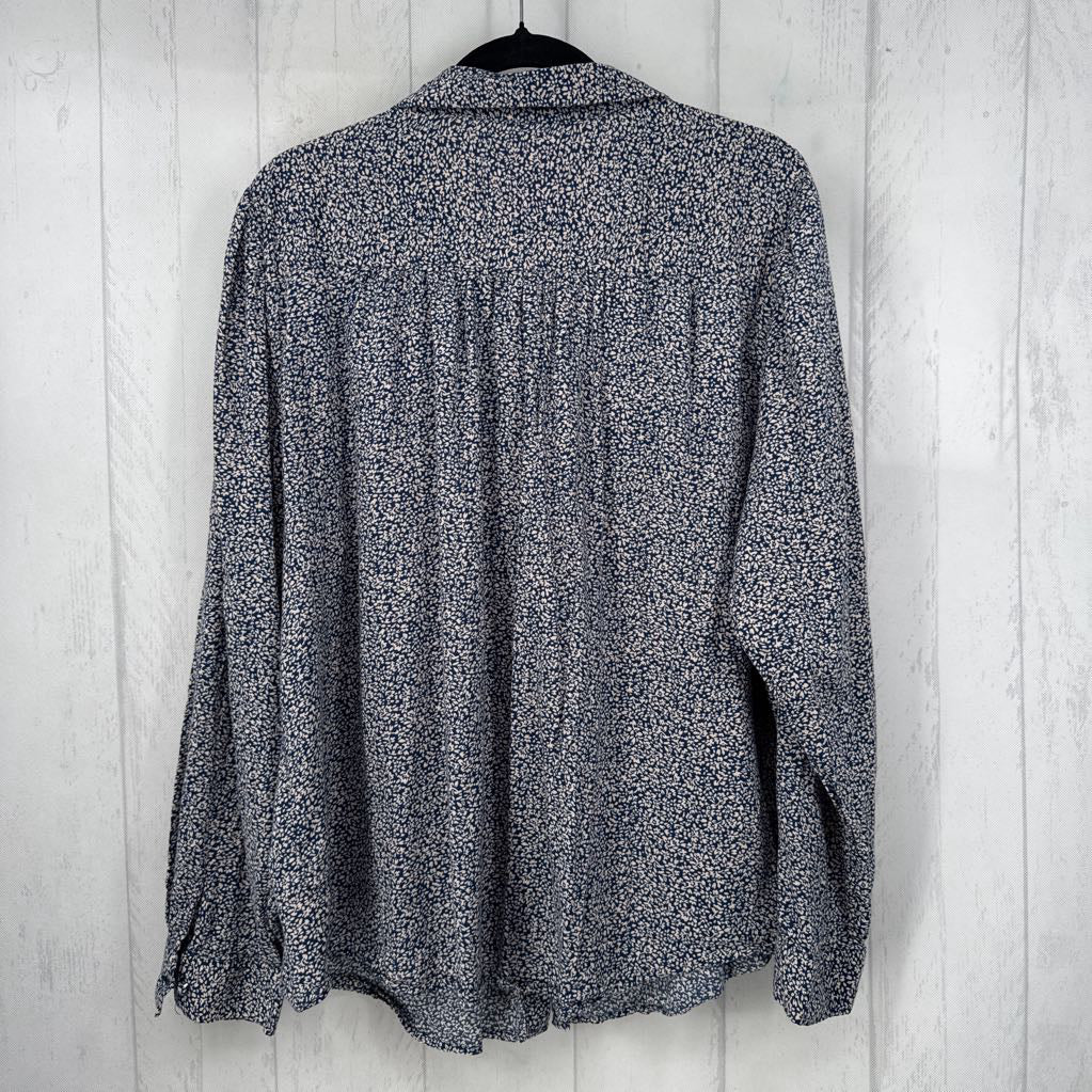 XXL flo print button down l/s top