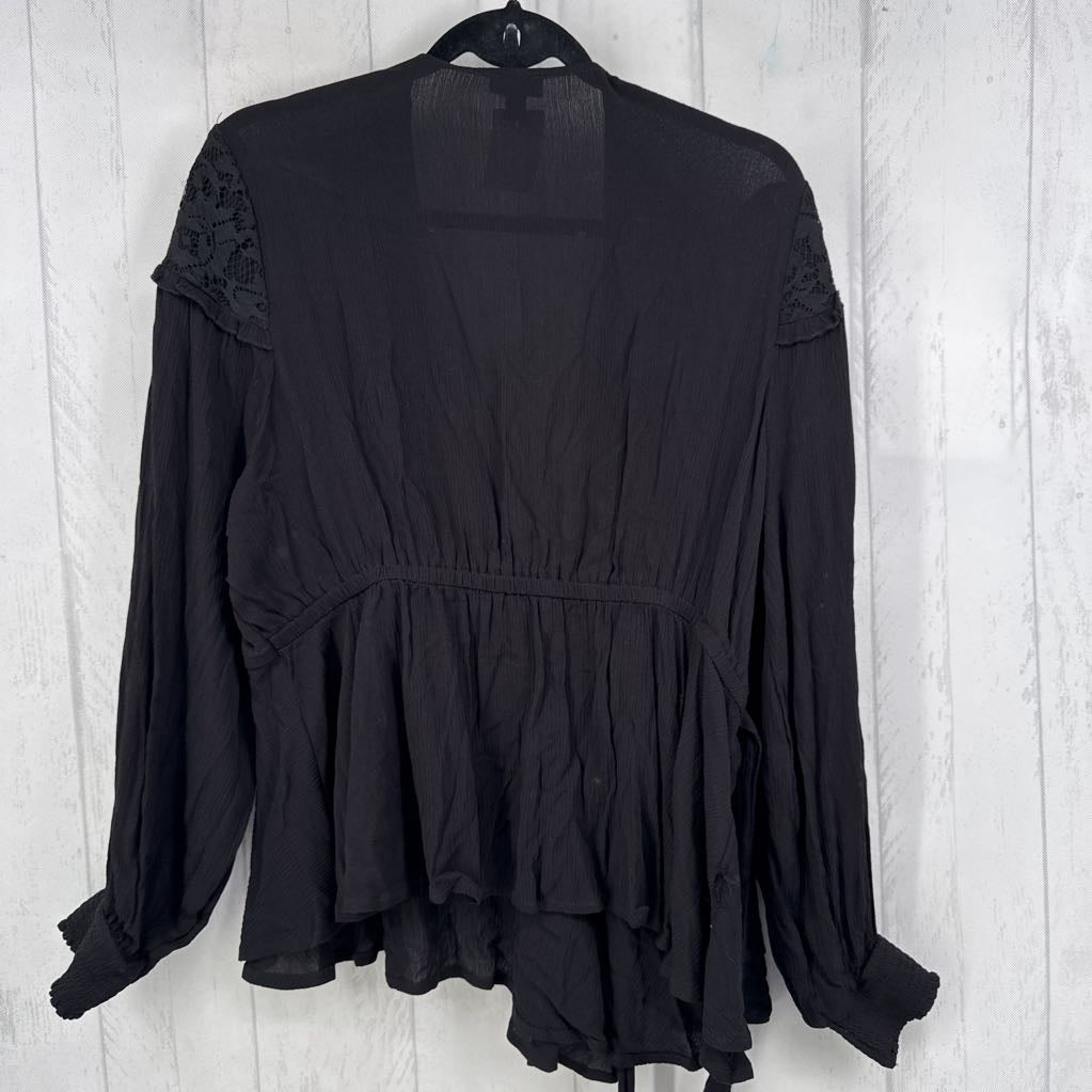 0 lace detail l/s wrap top
