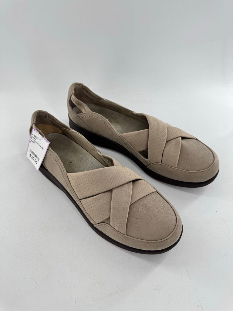 11 criss-cross slip on