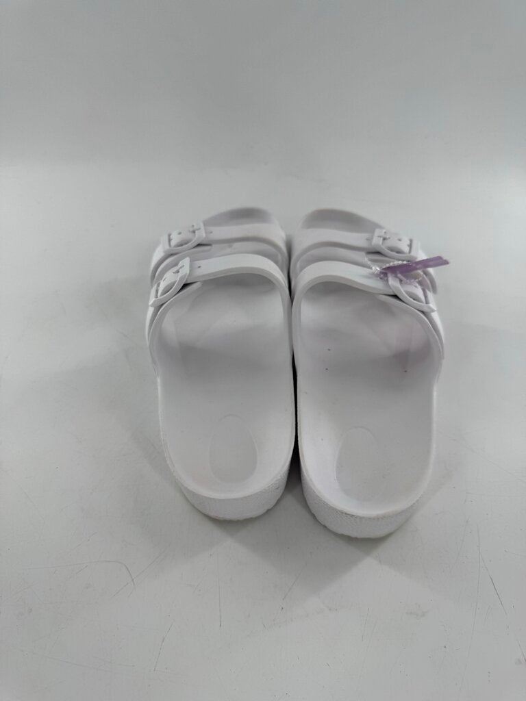 10 beach sandal