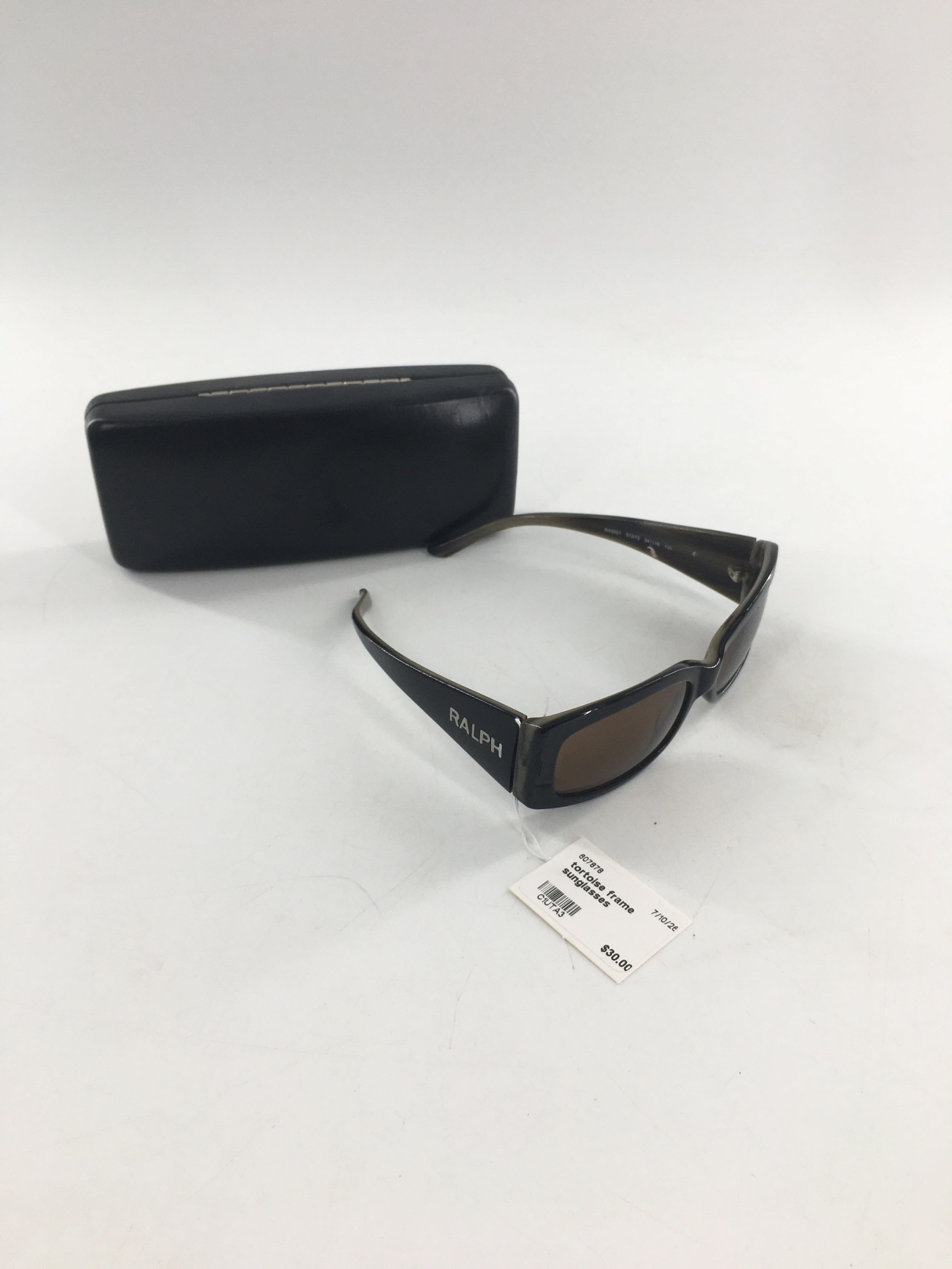 tortoise frame sunglasses