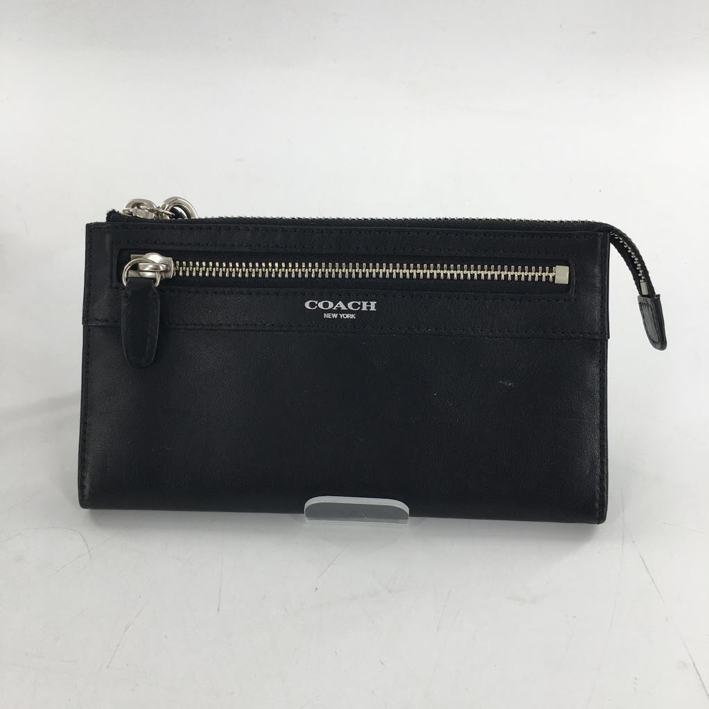 leather wristlet