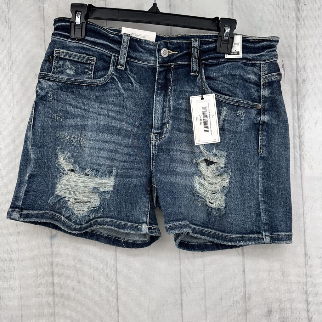 XL mid-rise jean shorts