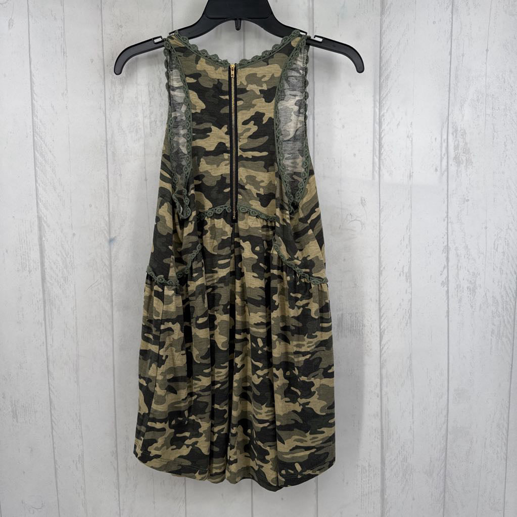 M camo print back zipper hi-lo tank