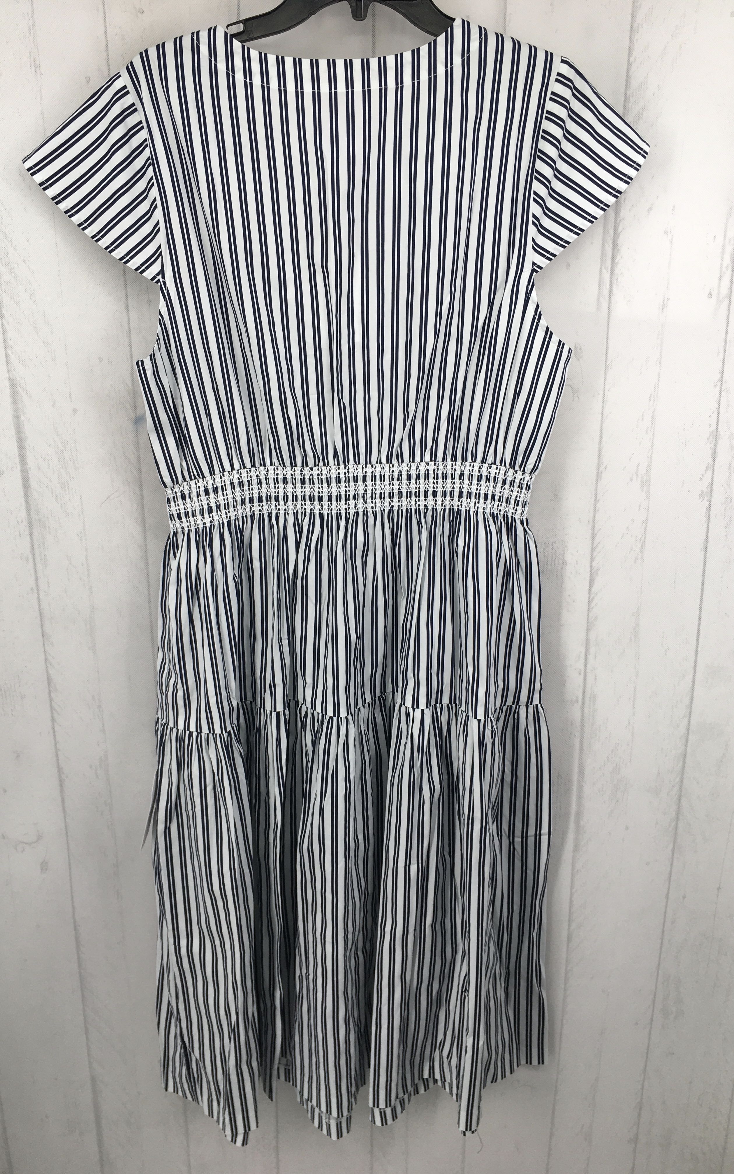 S striped ruched v-neck s/s tiered dress