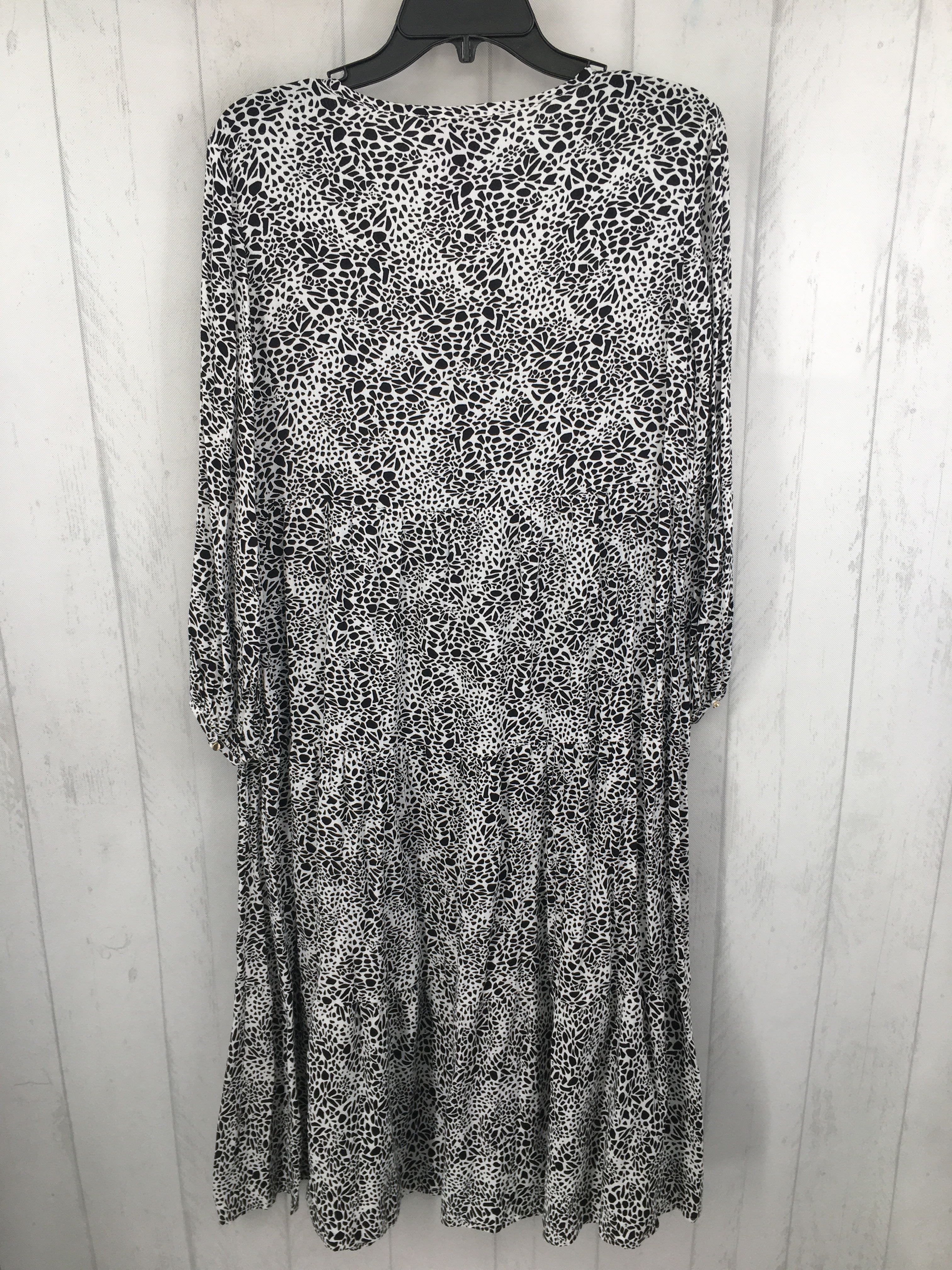 S animal print v-neck l/s dress