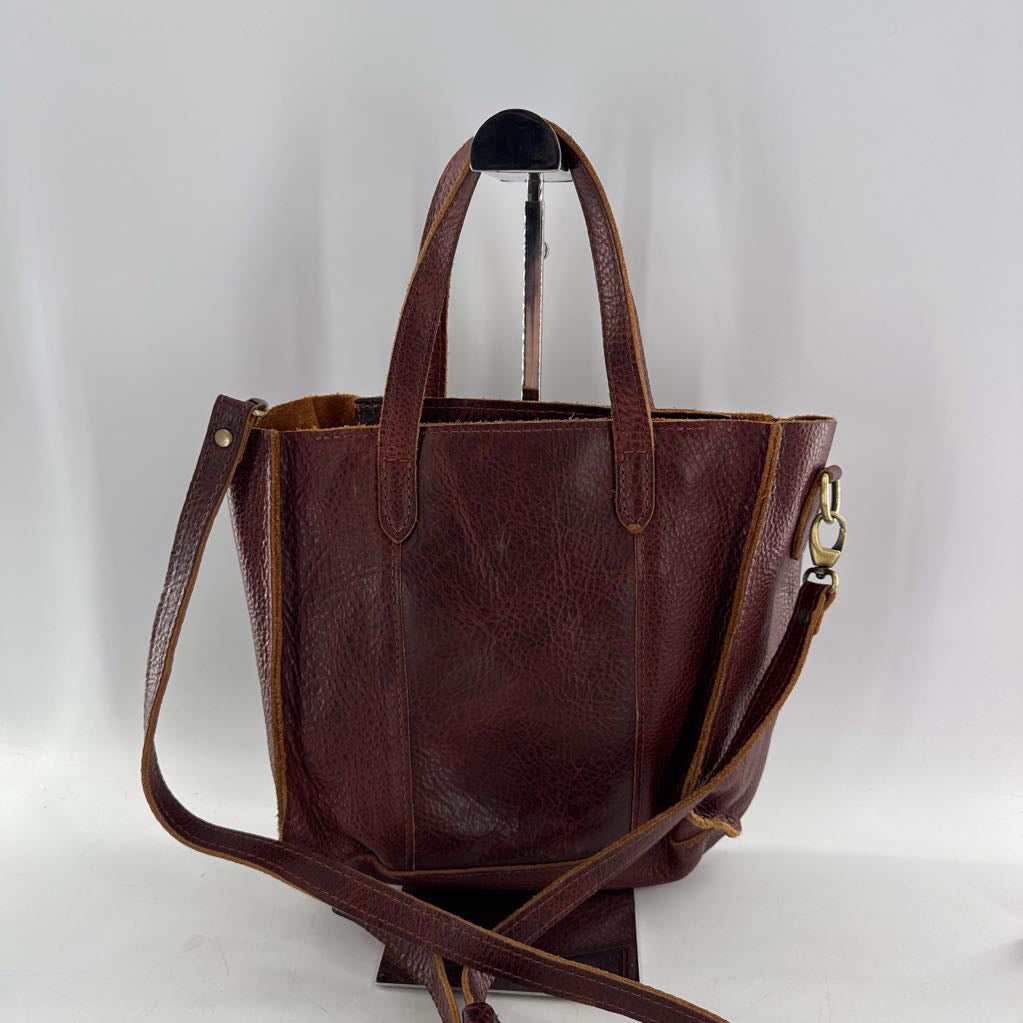 top zip tote w/ slip pocket