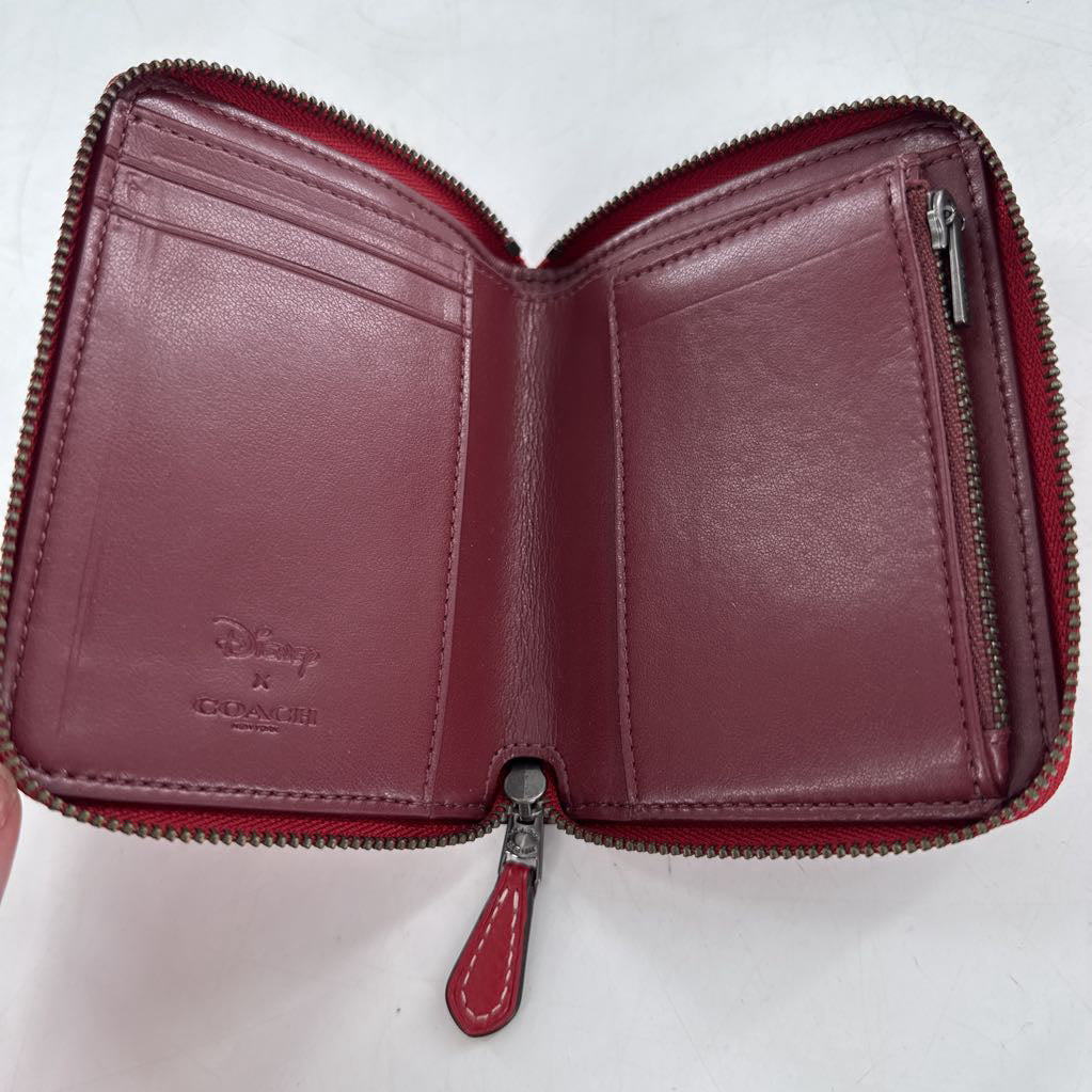 zip around minnie mouse in skates wallet