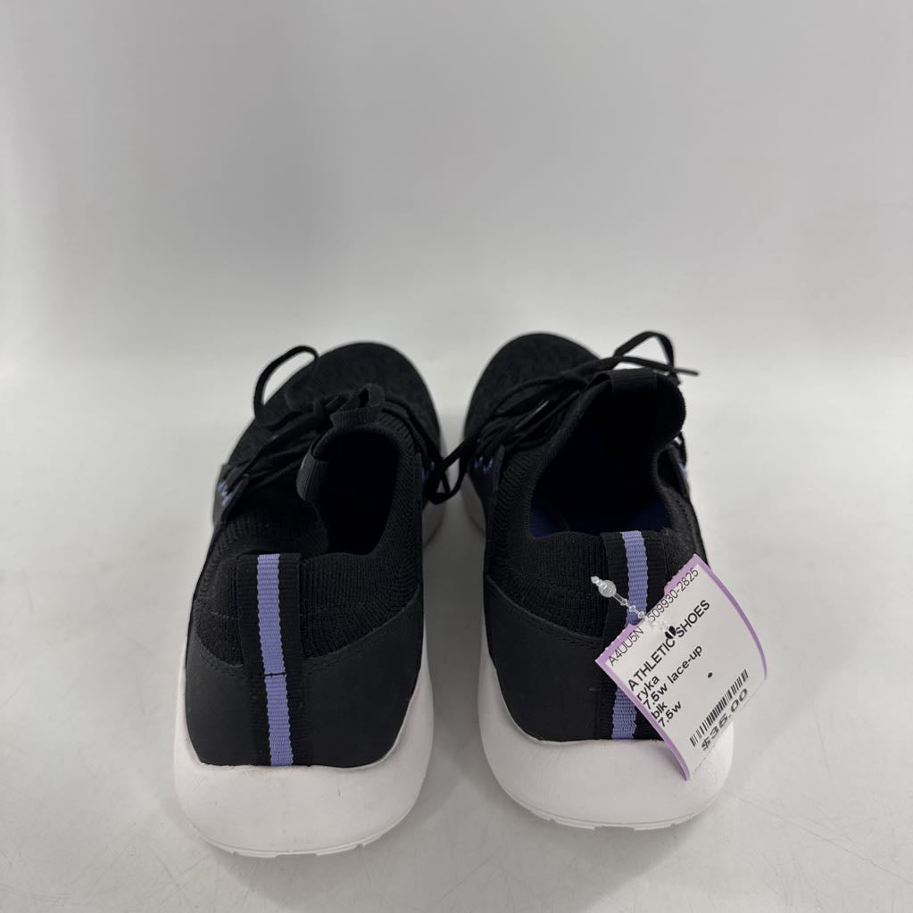 7.5w lace-up sneaker