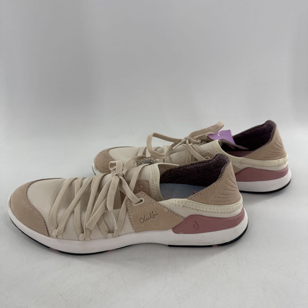 8 lace-up sneaker