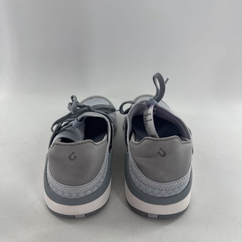 8.5 lace-up sneaker