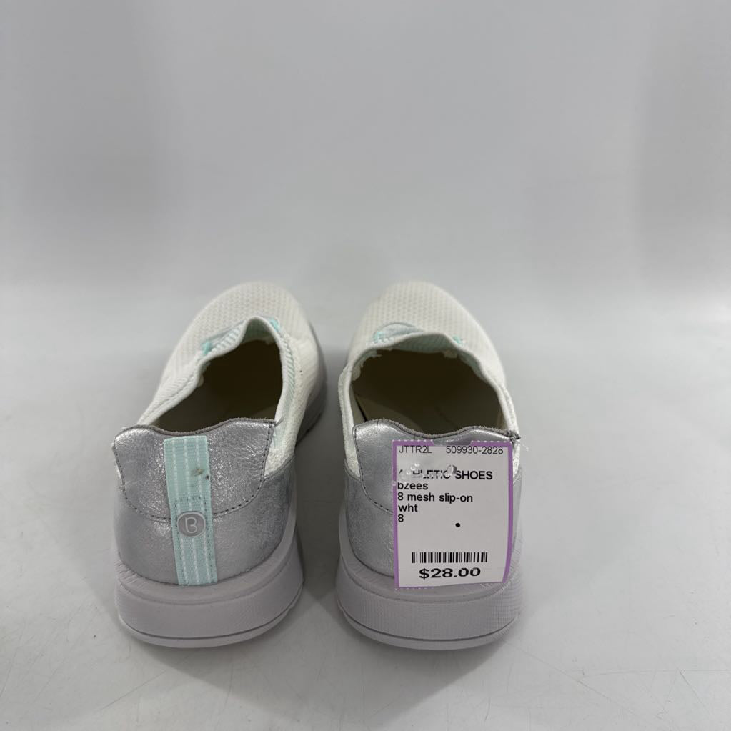 8 mesh slip-on sneaker