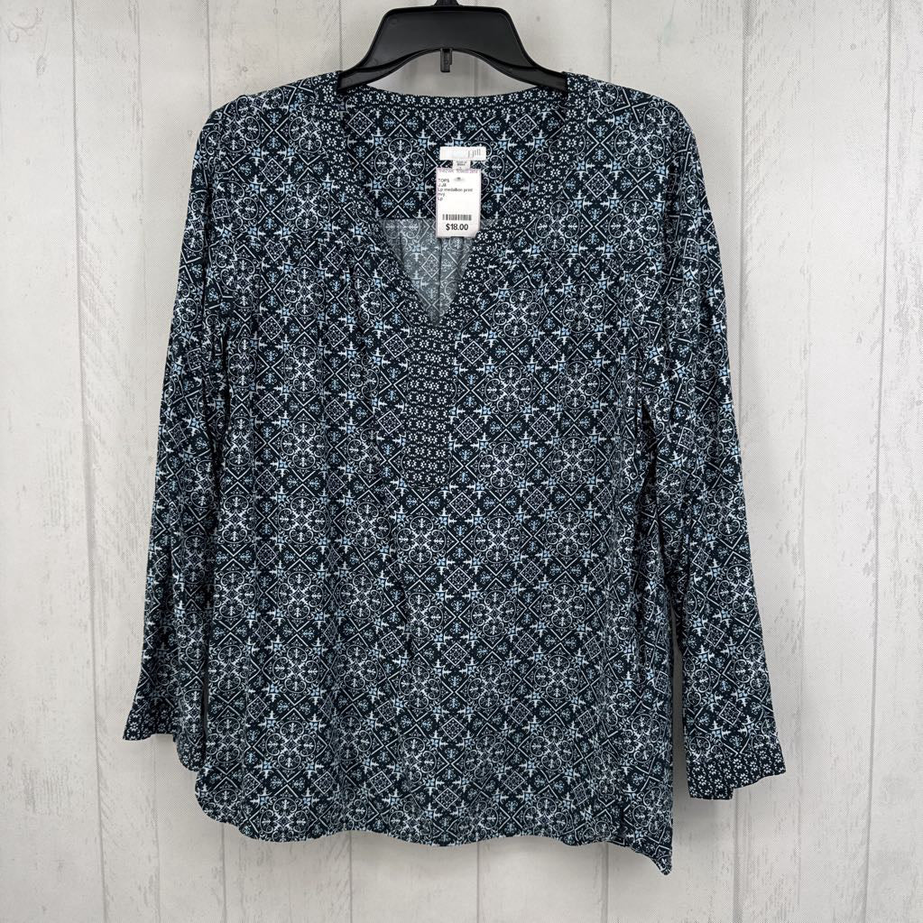 Lp medallion print split neck l/s top