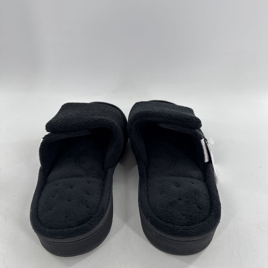 9.5/10 isotoner slippers