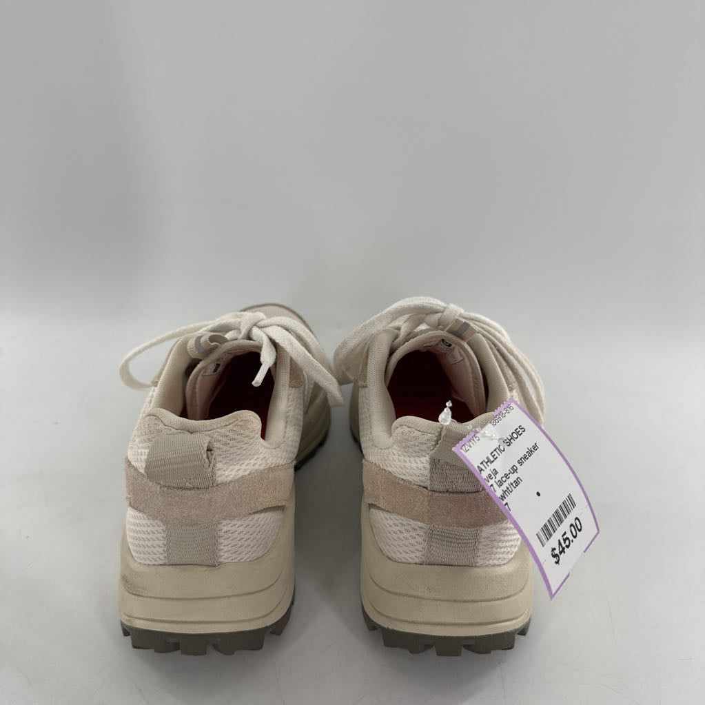 7 lace-up sneaker