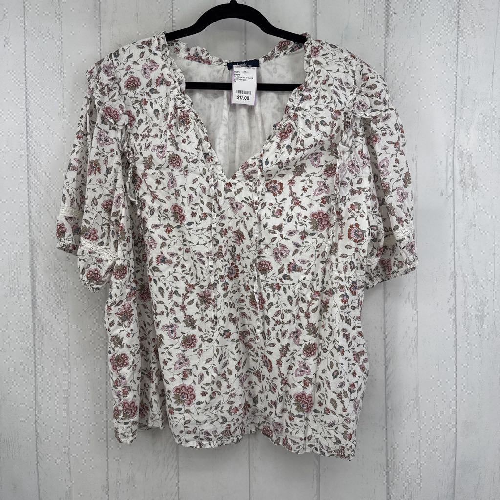 2X flo print v-neck s/s top