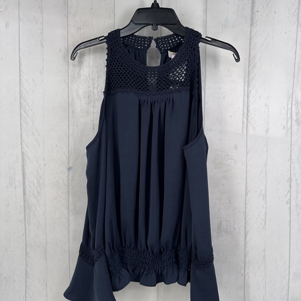 R345 L crochet detail cold shoulder l/s top