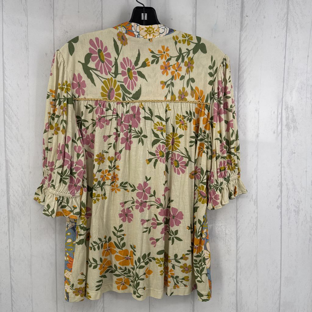 R108 L floral embroidered split neck s/s top