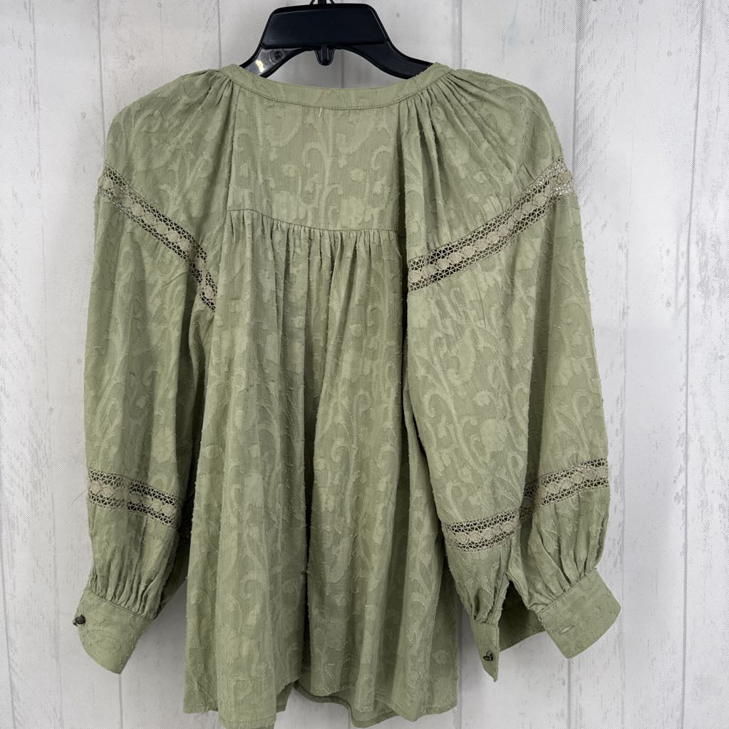 M damask w/ ric rac trim button down l/s top