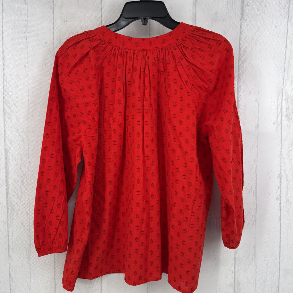 M textured split neck l/s top