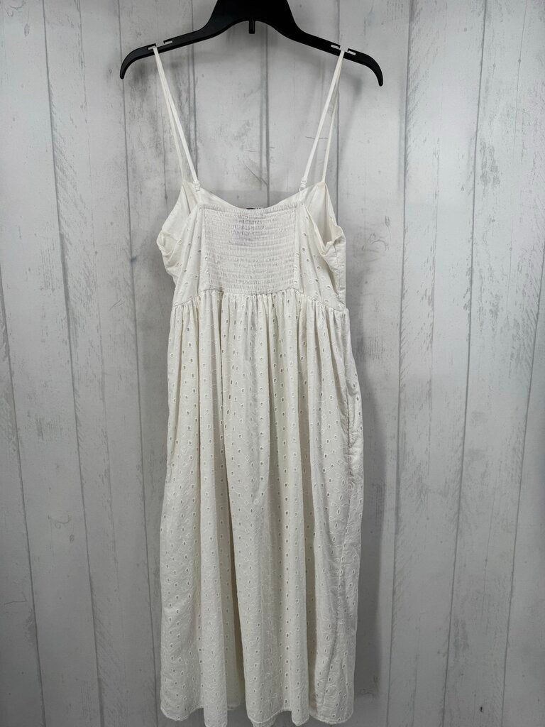M eyelet sundress
