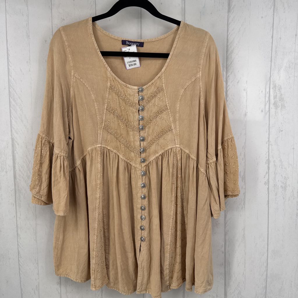 18w embroidered button down 3/4 slv top