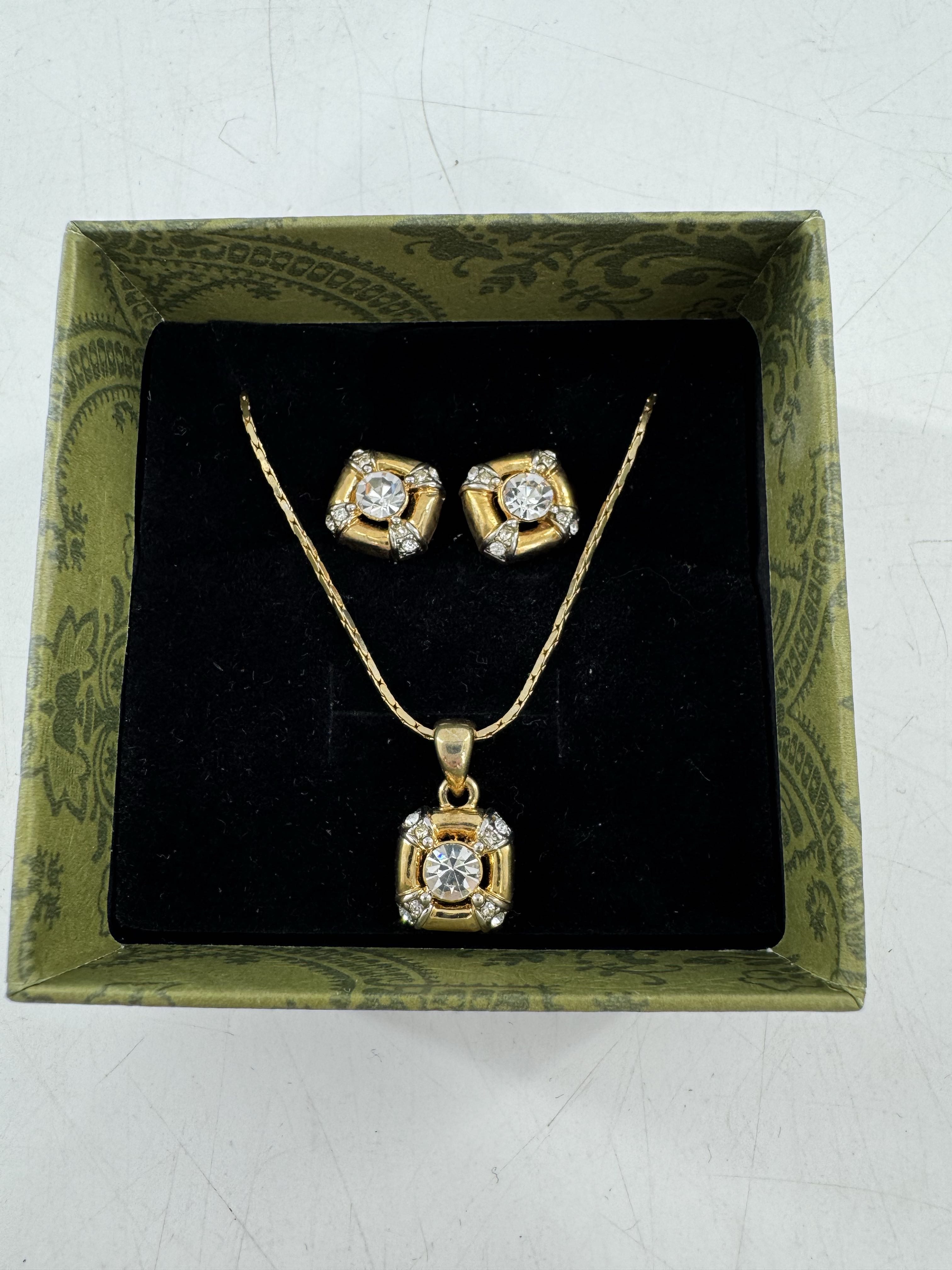 gold tone crystal necklace & earring set