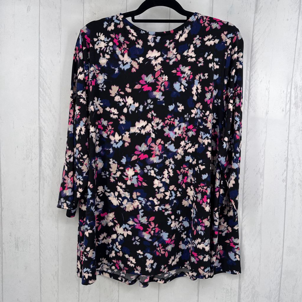 3X flo print v-neck 3/4 slv top
