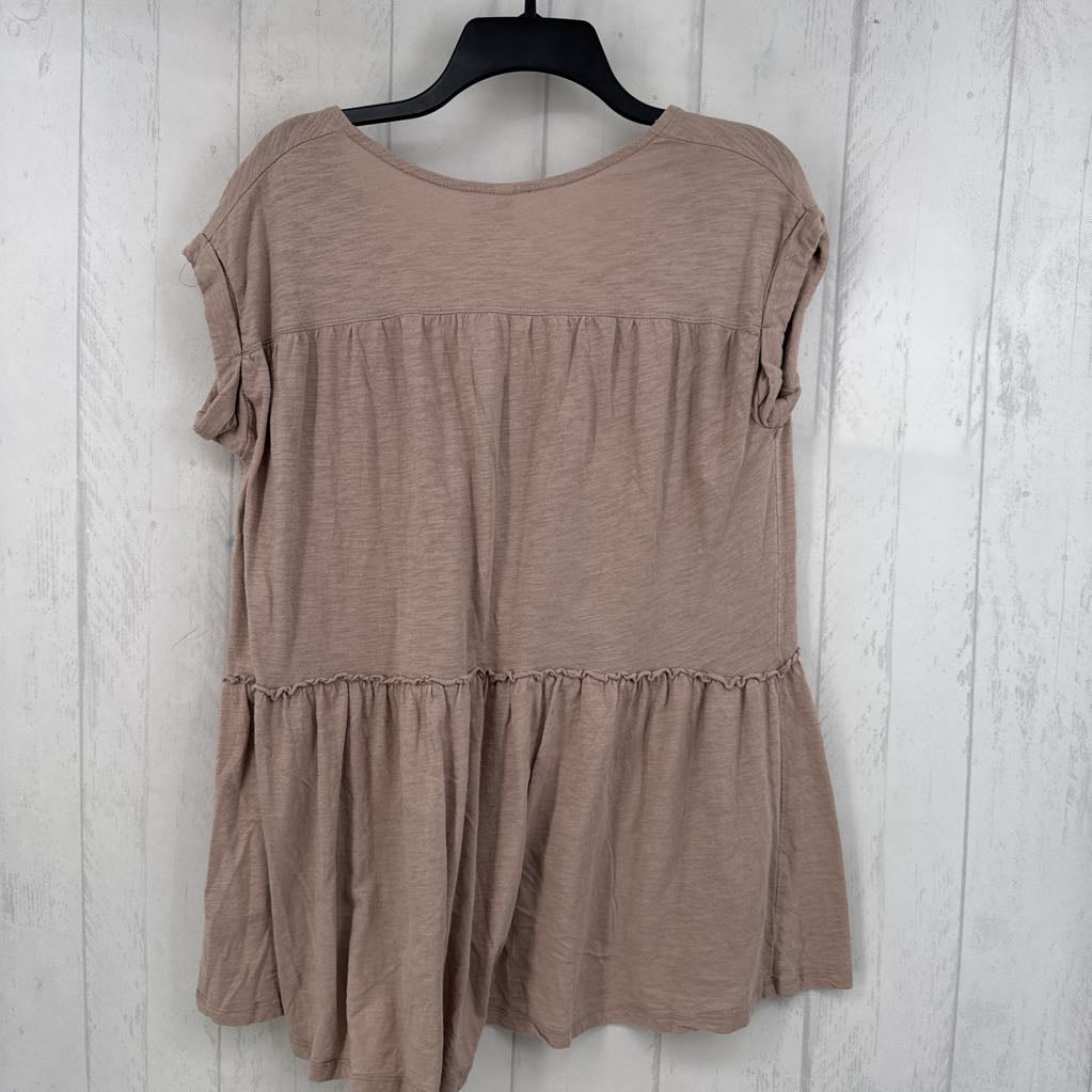 M/L v-neck cap slv hi-lo top