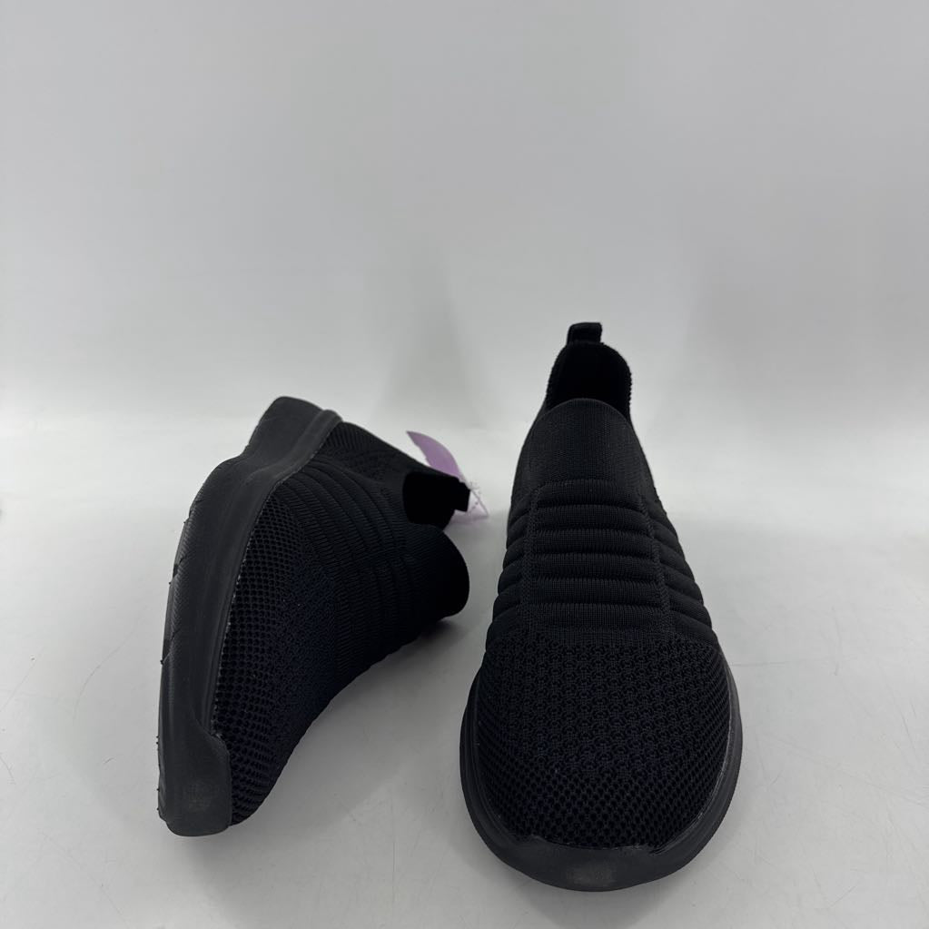 8 slip-on walking sneakers