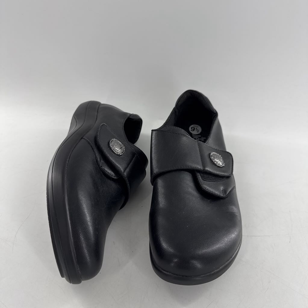 9.5 leather velcro slip-on