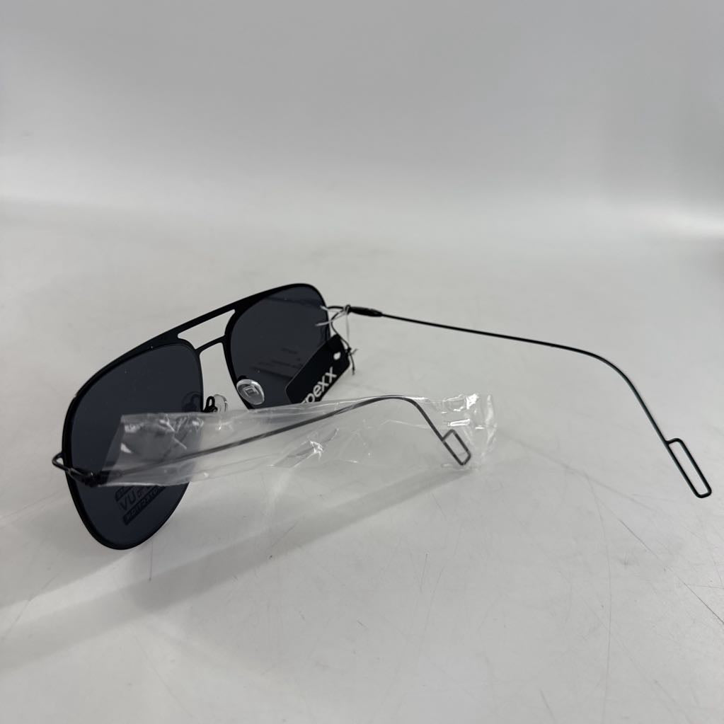 black frame aviator sunglasses