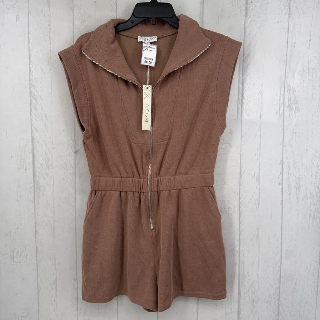 L zip up short romper