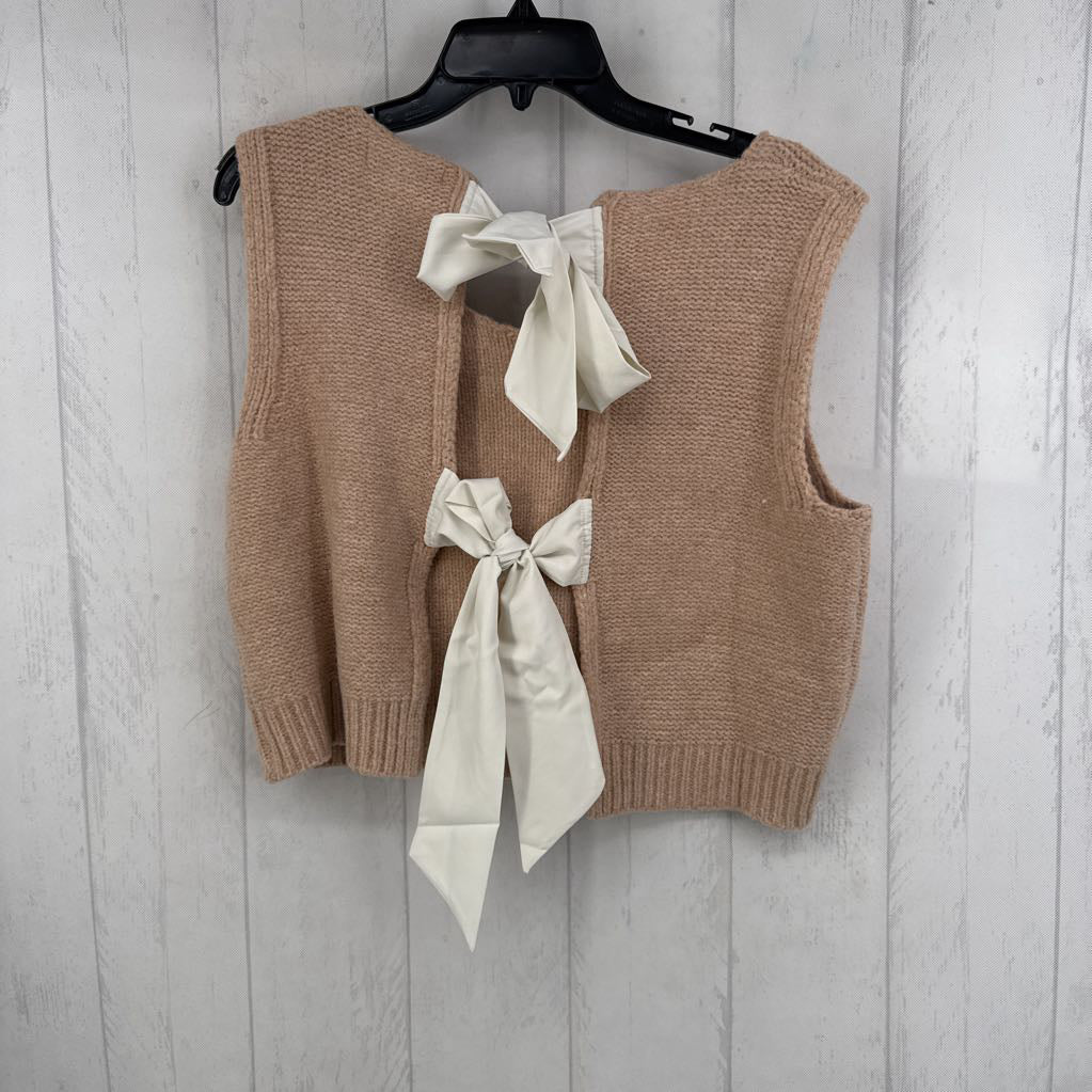 R54 M bow-tie back sweater vest