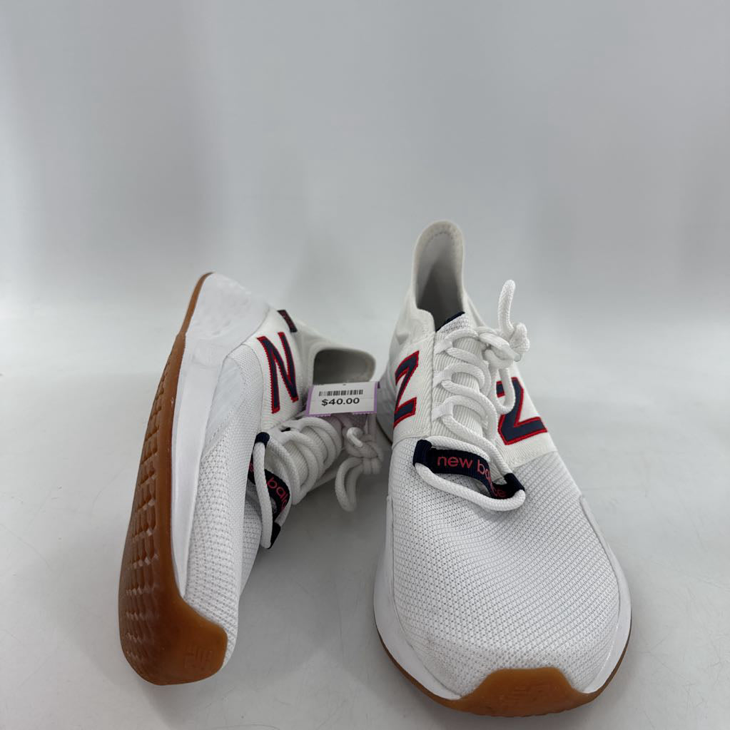 11.5 lace-up sneaker